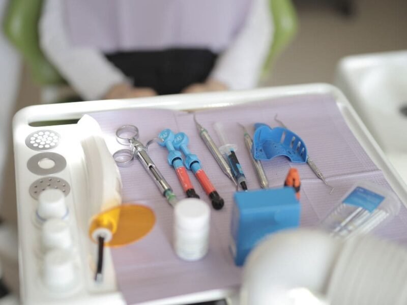 Orthodontie à Vie avec Contention : Tout Ce Que Vous Devez Savoir pour Garder un Sourire Parfait